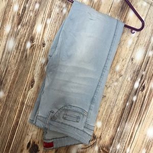 Guess Jeans. Skinny leg but stretchy. Size 29